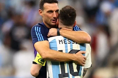 قصة ملهمة.. سكالوني يستدعي بائع الحلوى السابق إلى منتخب الأرجنتين